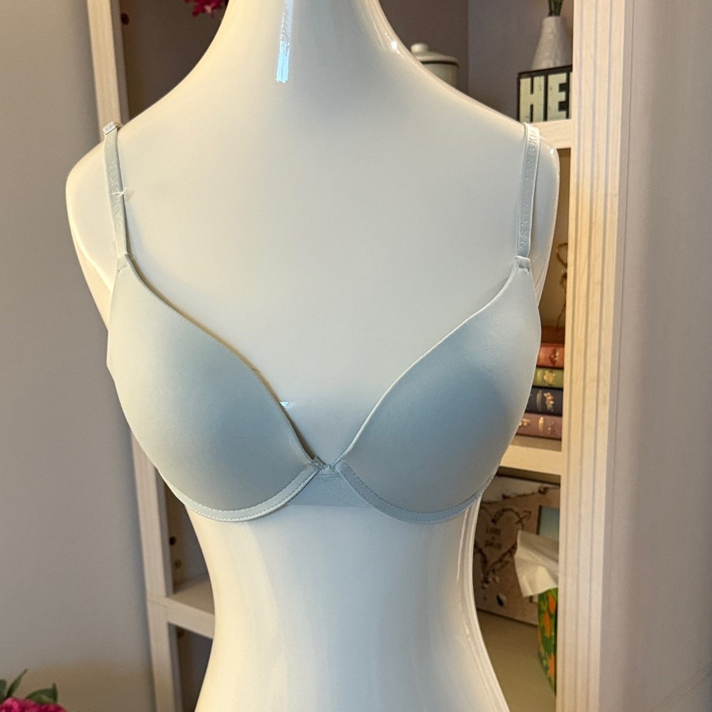 Elegant Mint Green Women's Bra
